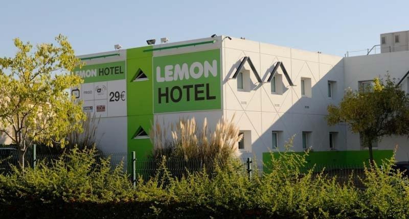 Lemon Hotel Avignon Rochefort Ngoại thất bức ảnh