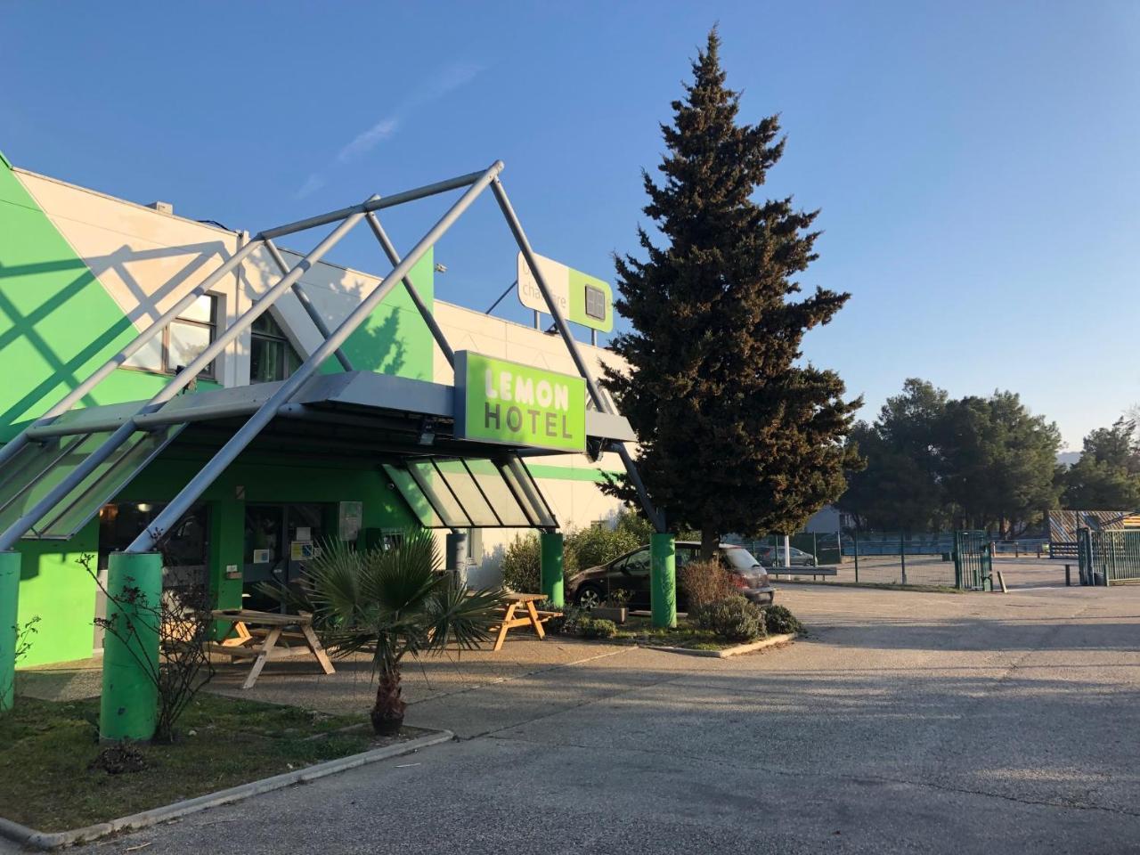 Lemon Hotel Avignon Rochefort Ngoại thất bức ảnh